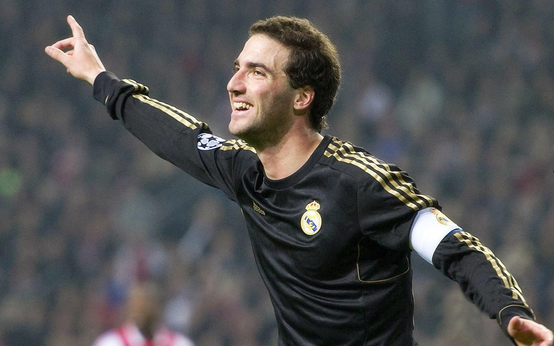 毕尔巴鄂竞技后防核心埃吉鲁斯重伤,右膝十字韧带撕裂赛季恐报销