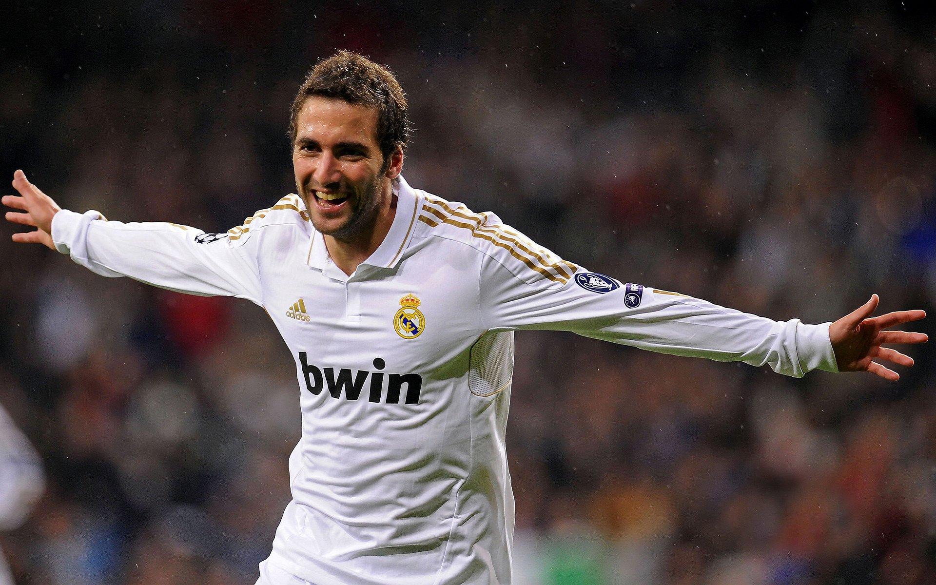 热刺580万镑锁定日本新星，20岁蓝武士领袖，曾亚冠单防C罗一战成名