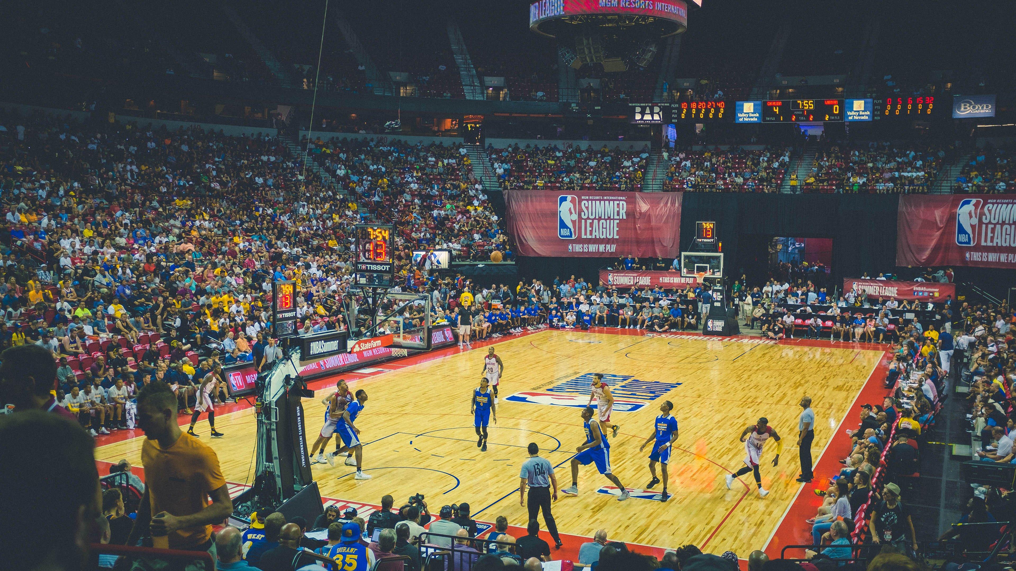 阿斯皮纳尔首局闪电KO卫冕成功 穆罕默德激战五回合点胜夺金腰带创历史