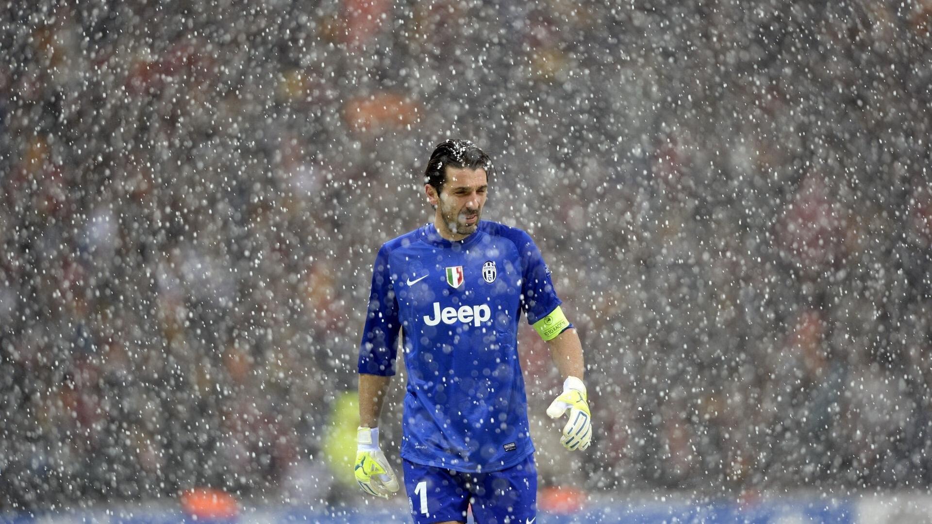 蓝衣军团中场诊断，人才济济却难寻真核，世界杯卫冕之路暗藏隐忧